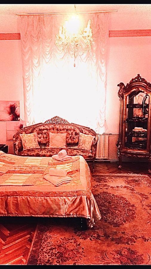 Appartamento Ádám Apartmanház Szeged Esterno foto