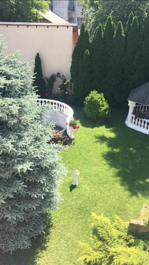 Appartamento Ádám Apartmanház Szeged Esterno foto
