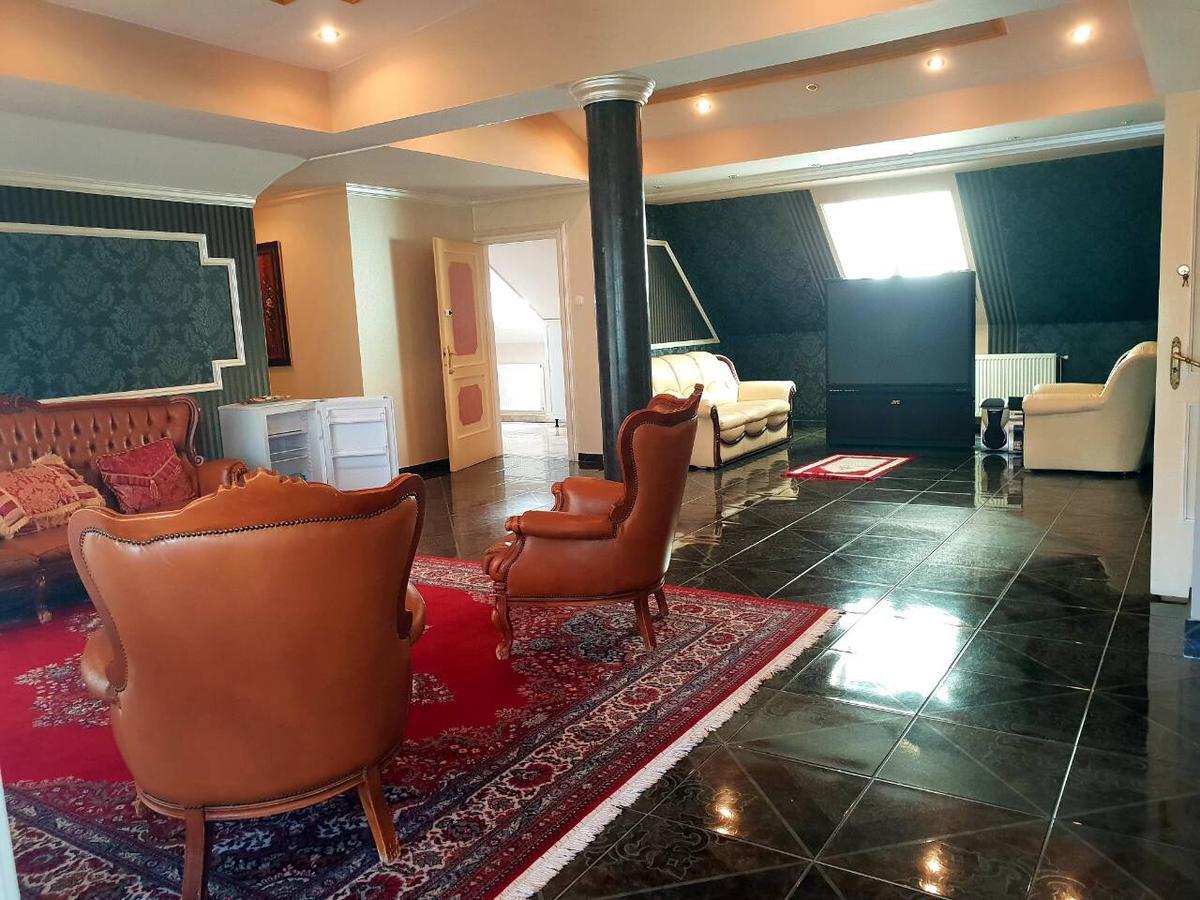 Appartamento Ádám Apartmanház Szeged Esterno foto