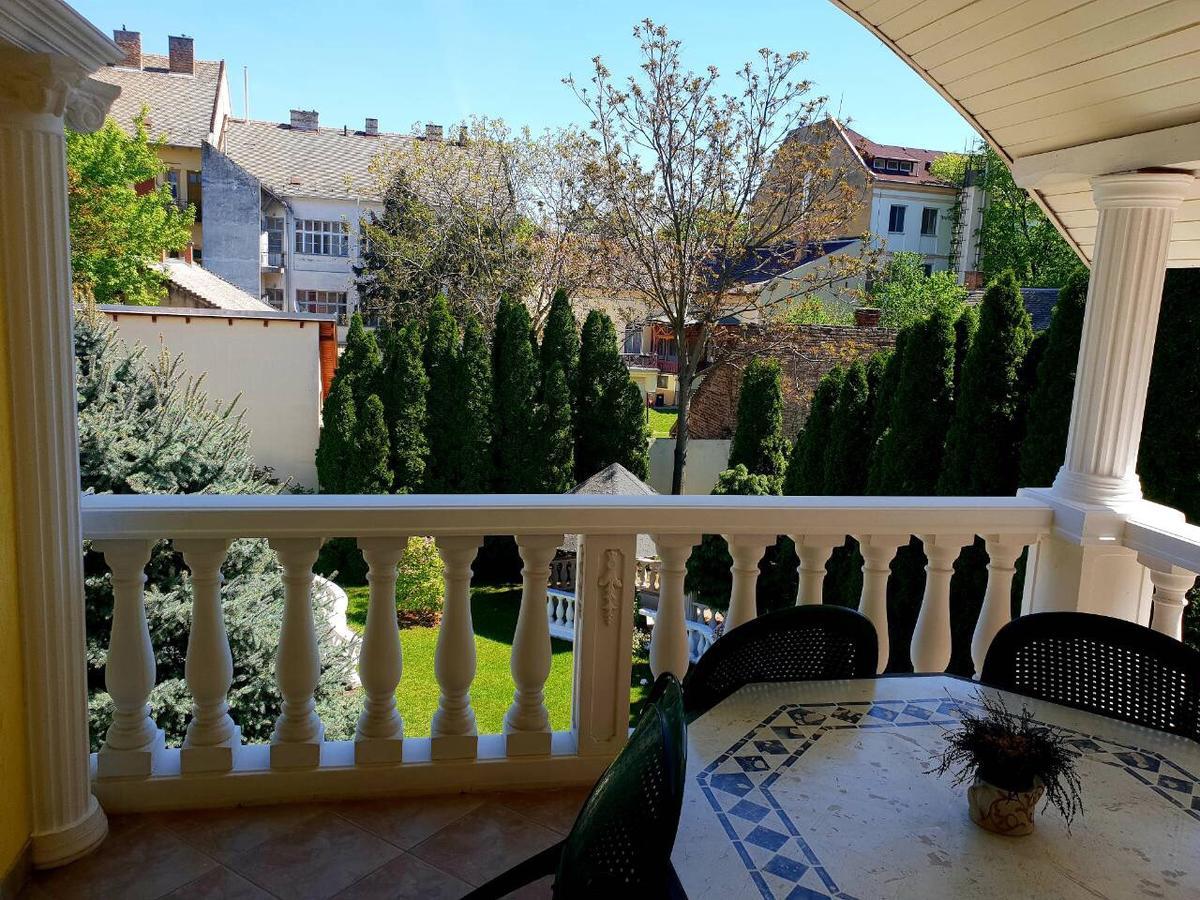 Appartamento Ádám Apartmanház Szeged Esterno foto