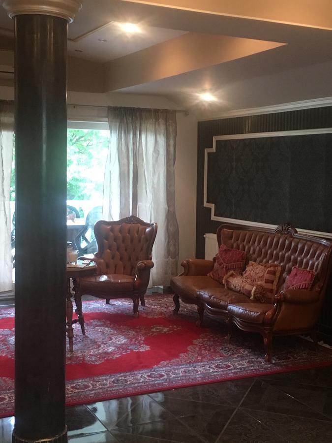 Appartamento Ádám Apartmanház Szeged Esterno foto