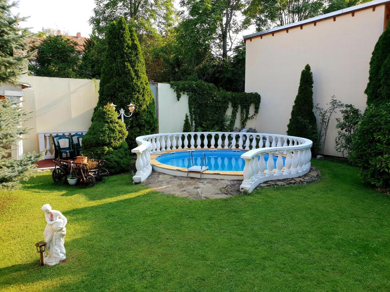 Appartamento Ádám Apartmanház Szeged Esterno foto